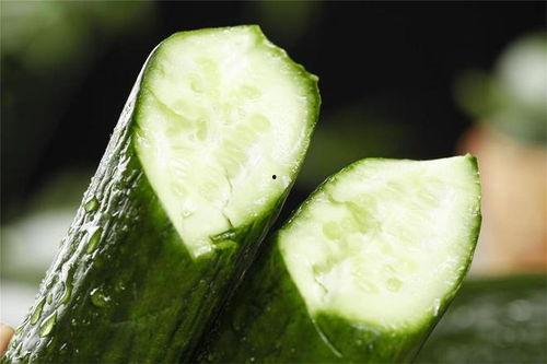 吃瓜嘴巴脱皮,揭秘夏日饮食健康之谜